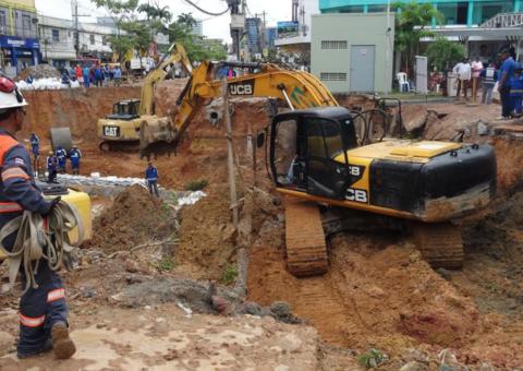 Arsam fiscaliza obras de recomposição de drenagem na avenida Djalma Batista
