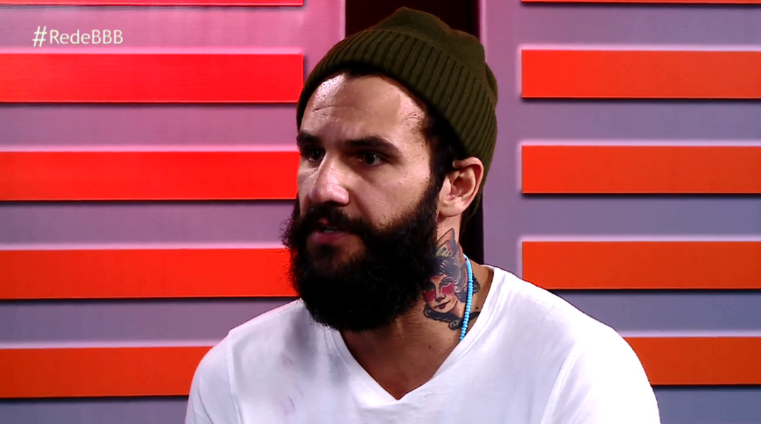 Após ser eliminado do BBB18, Wagner se depara com Caruso e clima fica tenso: 'Trouxão'