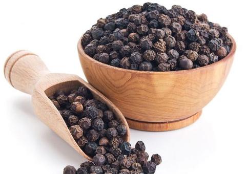 Pimenta preta é aliada na perda de peso e controle da pressão arterial