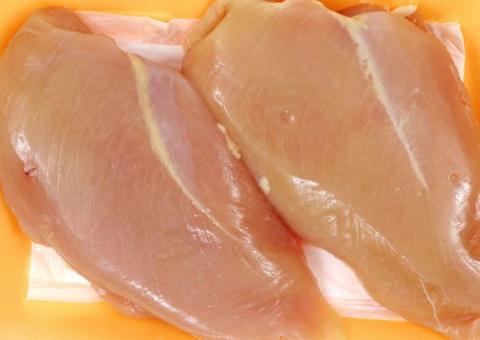 Se você souber o que é essa listra branca no peito de frango, nunca mais a comerá
