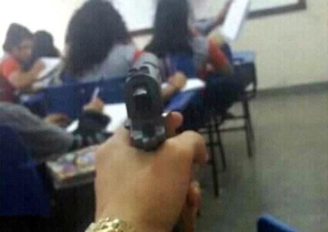 Polícia identifica aluno que postou foto com arma e adolescente abre o jogo