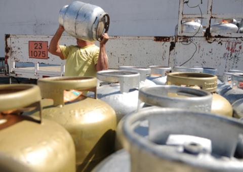 Petrobras anuncia redução de preço do gás de cozinha