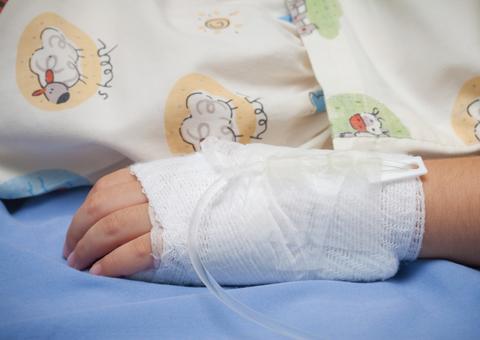 Em Manaus, mãe deixa filha especial trancada em casa e desaparece