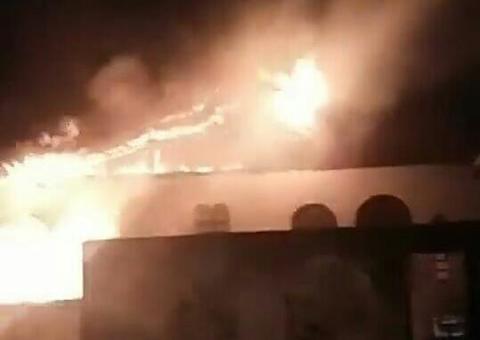 Incêndio destrói casa e espalha pânico entre moradores em Manaus