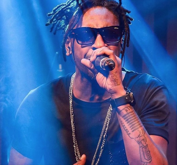 Vocalista do Pixote é internado às pressas e passa por cirurgia 