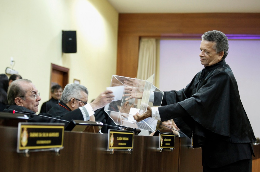 Desembargadores apontam irregularidade e denunciam eleição no TJAM 
