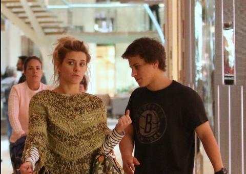 Carolina Dieckmann revela sofrimento com distância do filho e separação de Marcos Frota