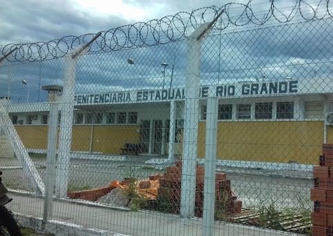 Cinco detentos morrem carbonizados durante incêndio em penitenciária