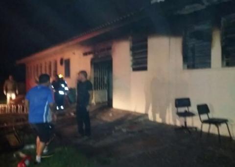 Cinco detentos morrem em incêndio criminoso dentro de presídio