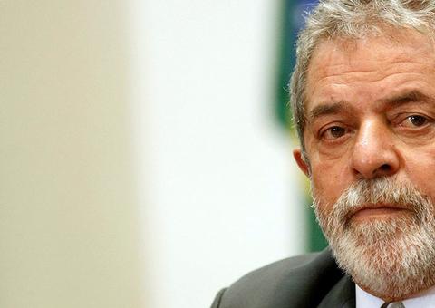 Advogado de Lula diz que habeas corpus foi negado e STJ diz que decisão ainda não foi tomada 