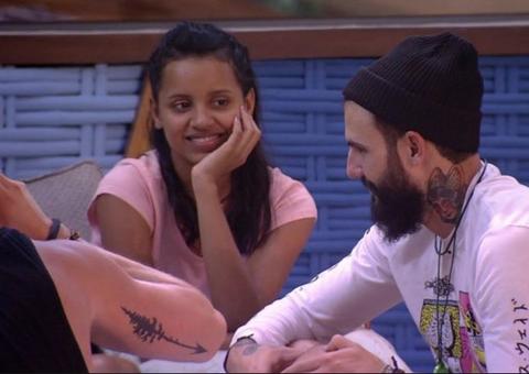 Ex-bbb Wagner rebate internauta e se declara para Gleici