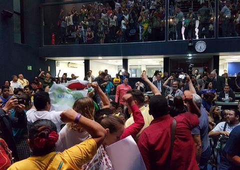 Aleam aprova projeto de Amazonino com reajuste de 27% para professores