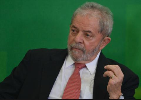 Advogados negociam para que Lula seja preso neste sábado