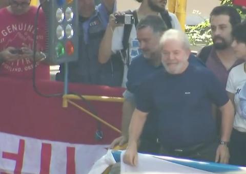 Lula deixa pela primeira vez Sindicato dos Metalúrgicos 