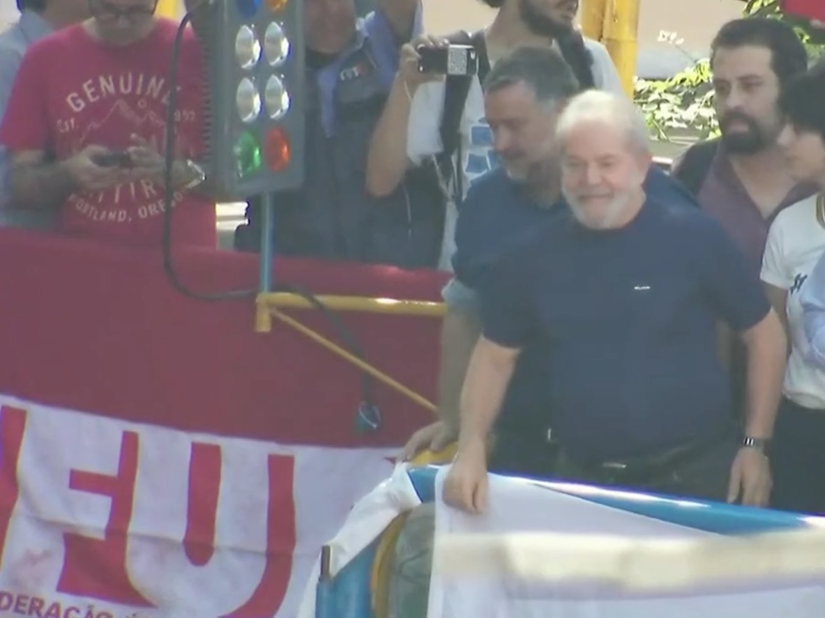 Lula deixa pela primeira vez Sindicato dos Metalúrgicos 