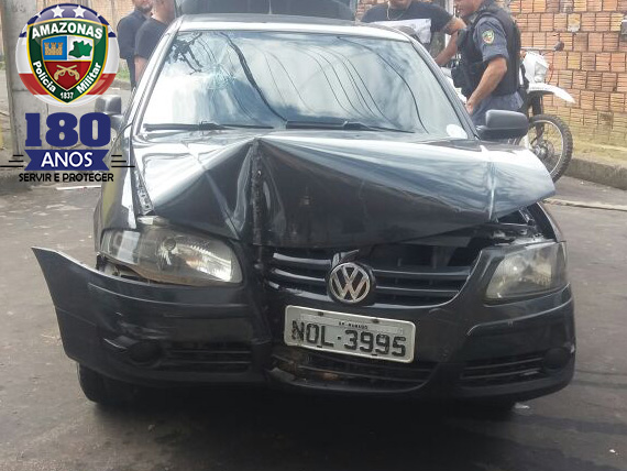 Em perseguição policial, homem atropela duas mulheres em Manaus