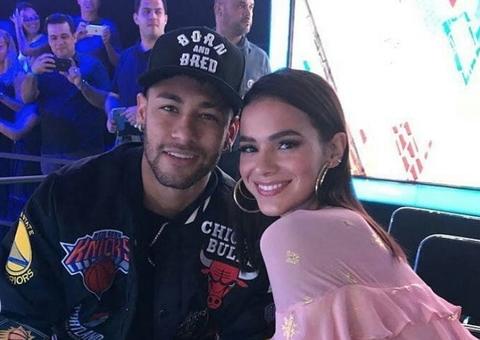Neymar e Bruna Marquezine curtem final do The Voice Kids juntinhos