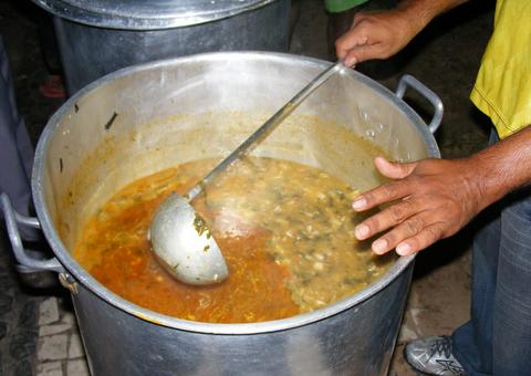 Ação solidária vai distribuir sopão em estacionamento do Hospital 28 de Agosto