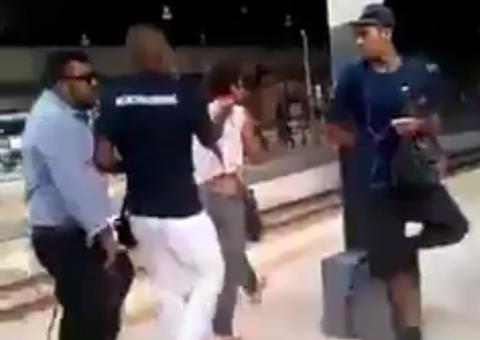 Homem ejacula em mulher no vagão de trem 