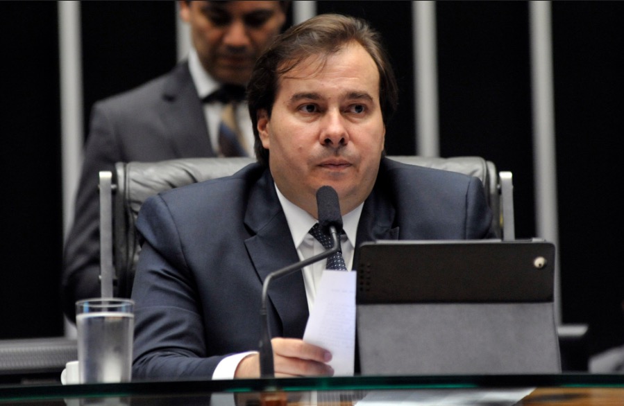 Maia quer votar PEC que regula prisão em segunda instância