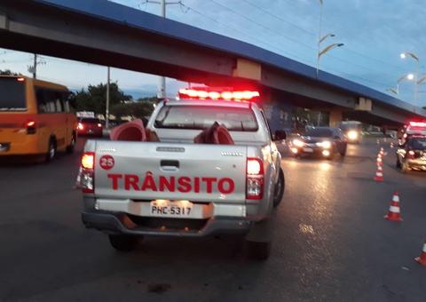 Em Manaus, acidente na av. Cosme Ferreira deixa trânsito caótico 
