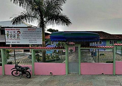 Mulher que abandonou filha com microcefalia é denunciada por ameaçar vizinhos em Manaus