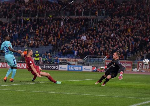 Roma surpreende em virada histórica e despacha Barcelona da Liga dos Campeões