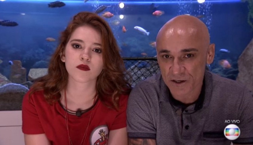 Ana Clara e Ayrton entram juntos no banheiro, BBB corta transmissão e choca internautas