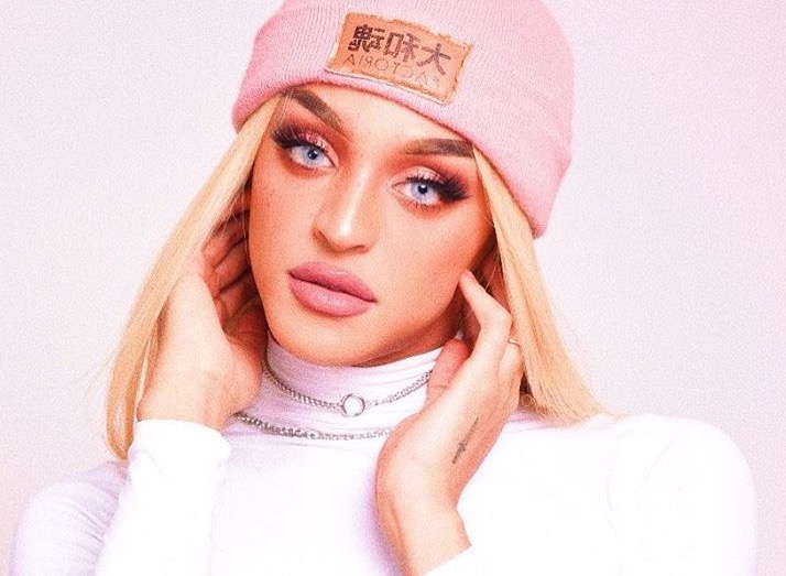  Pabllo Vittar emociona fãs com novo clipe 'Indestrutível'