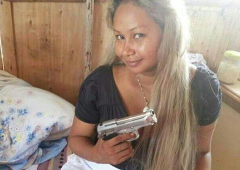 Julgamento de mulher que matou empresário é adiado após plateia fotografar jurados em Manaus