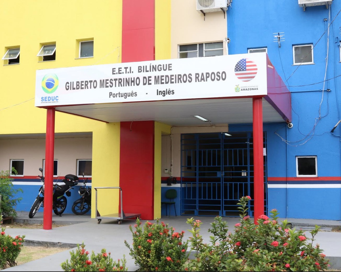 Mais de 1,7 mil alunos do Amazonas recebem ensino bilíngue nas escolas da rede pública estadual