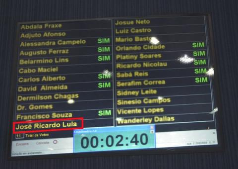 Gleisi Hoffmann e outros petistas incluem 'Lula' em seus nomes parlamentares