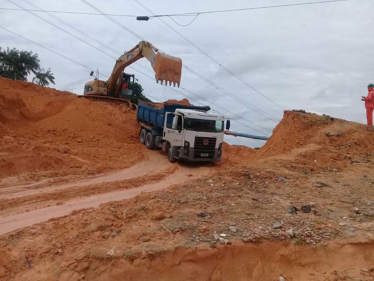 Obras de passagem de nível no conjunto Galiléia avançam 