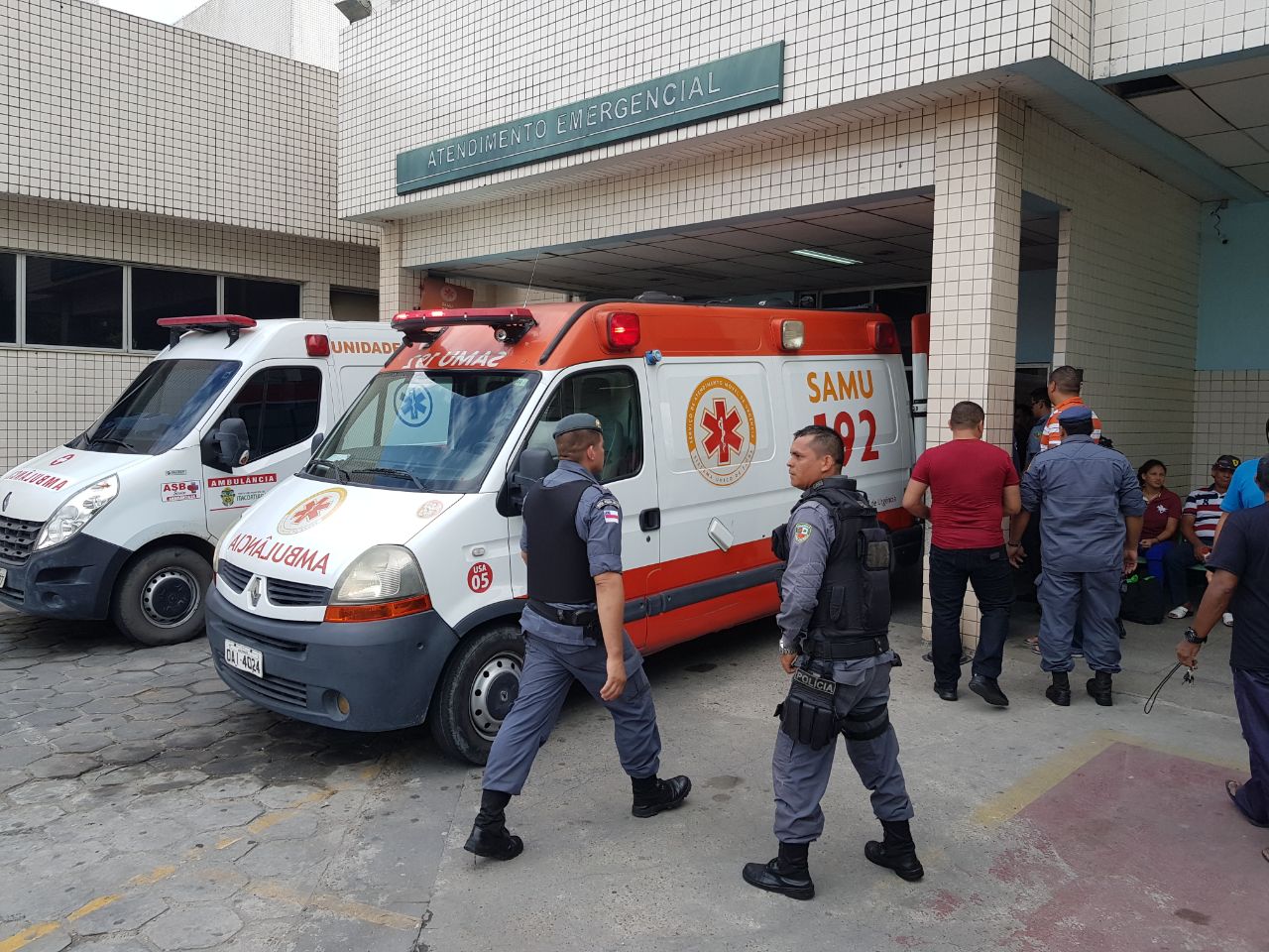 PM baleado no rosto durante assalto a micro-ônibus permanece em estado grave em Manaus