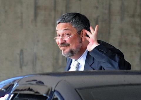 Em sigilo, Palocci e Polícia Federal negociam colaboração premiada