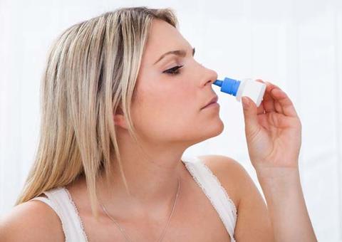 Tem um motivo para o nariz entupir só de um lado. Saiba qual 