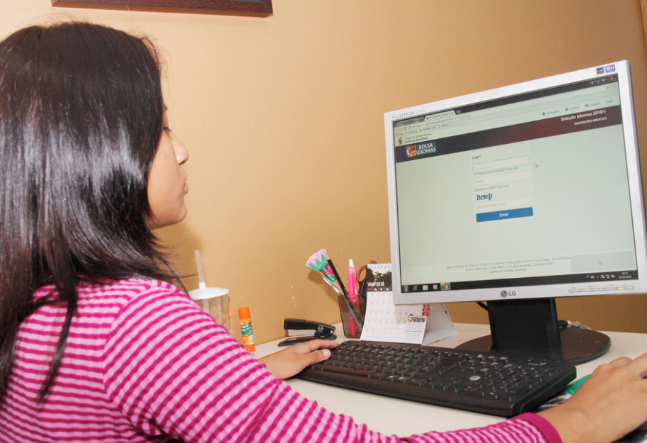 Inscrições para Bolsa Idiomas encerram nesta sexta-feira