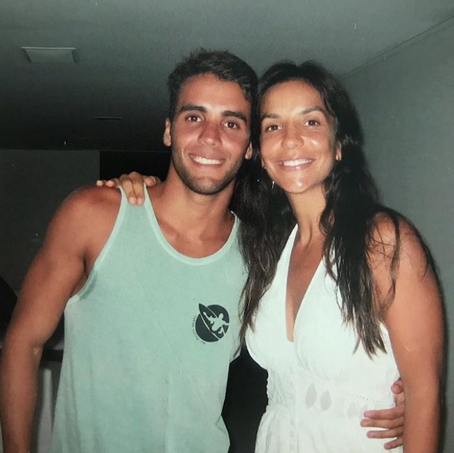 Marido de Ivete Sangalo posta foto antiga com cantora para comemorar 10 anos juntos