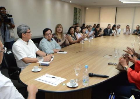 Governo concede reajuste salarial de 24% a servidores da saúde no Amazonas