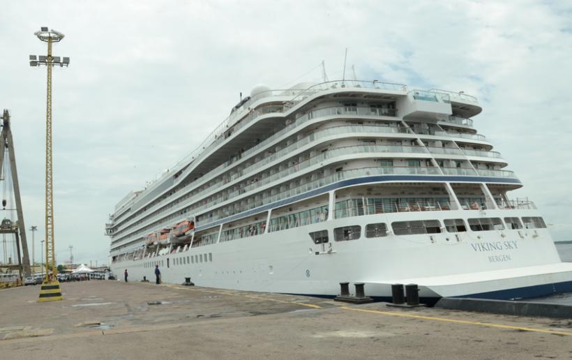 Mais de 200 turistas chegam a Manaus em cruzeiro 