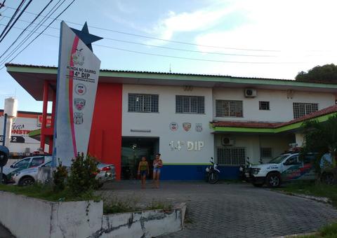 Novinhos são presos após levarem mais de R$ 2 mil de mercadinho em Manaus