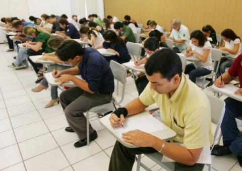 Seduc contrata instituto que realizará concurso com 8 mil vagas