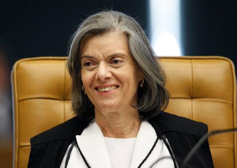 Presidente interina, Cármen Lúcia cria Dia Nacional da Consciência sobre Autismo