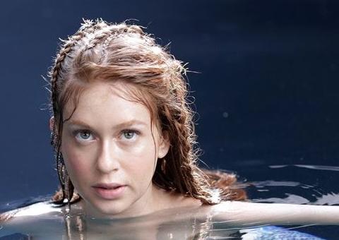 Marina Ruy Barbosa dá surra de beleza em vídeo caracterizada de sereia; vem ver