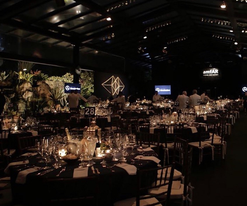  Famosos nacionais e internacionais se reunem em baile do Amfar Gala em São Paulo