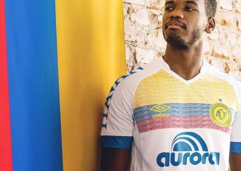 Chapecoense lança novo uniforme em homenagem a Colômbia