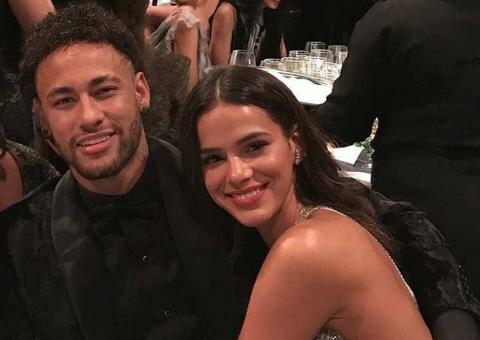 Em leilão, Neymar arremata joia por fortuna para Bruna Marquezine; veja quanto