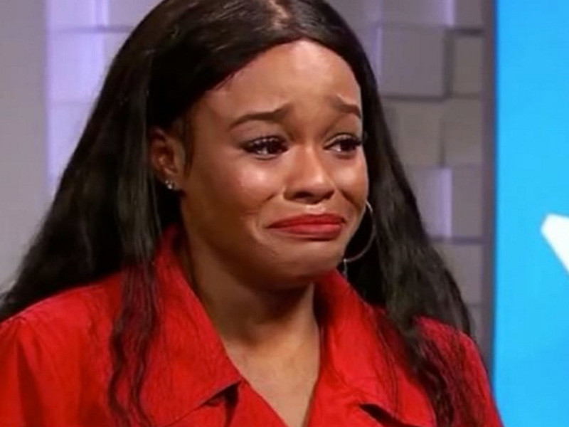 Aos prantos, rapper americana relata momento de estupro em vídeo e pede ajuda