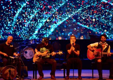 Jota Quest emociona o público em show acústico no Teatro Amazonas
