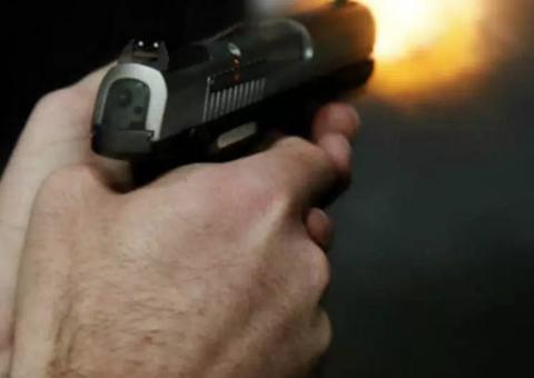 Em motel, PM e adolescente de 15 anos acabam mortos após disparo acidental